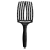 Изображение Olivia Garden, Щетка для укладки волос Fingerbrush Large в интернет-магазине Цирюльник
